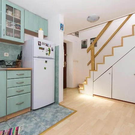 Casa vacanze Little Sweet Stone House For 4, Seget, 20m To The
