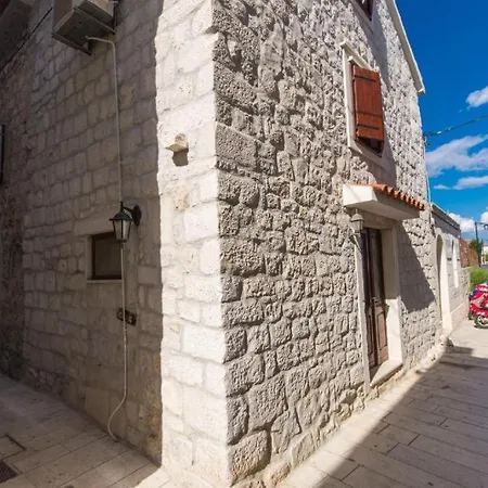 Ferienhaus Little Sweet Stone House For 4, Seget, 20m To The Trogir
