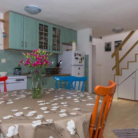 Casa vacanze Little Sweet Stone House For 4, Seget, 20m To The *